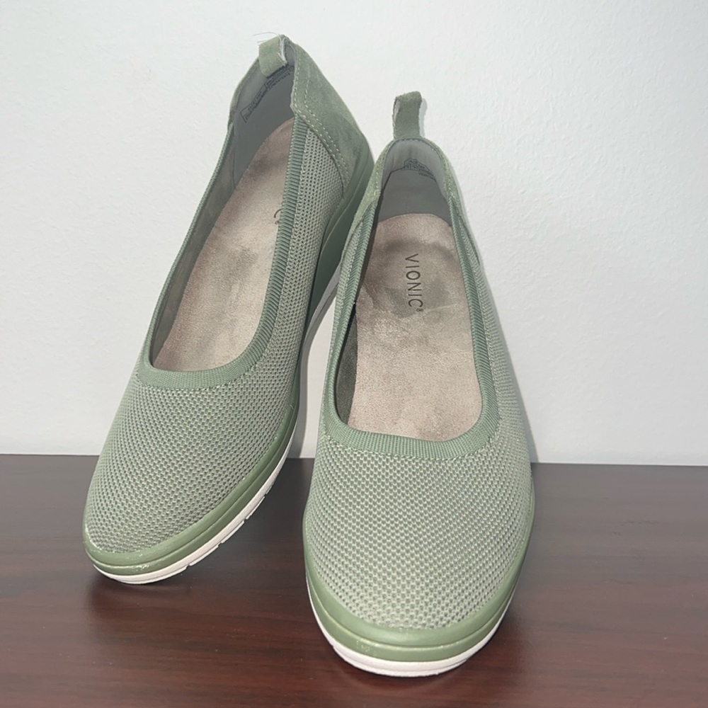 Vionic Jacey Knit Army Green Suede Trim Slip On Loafers